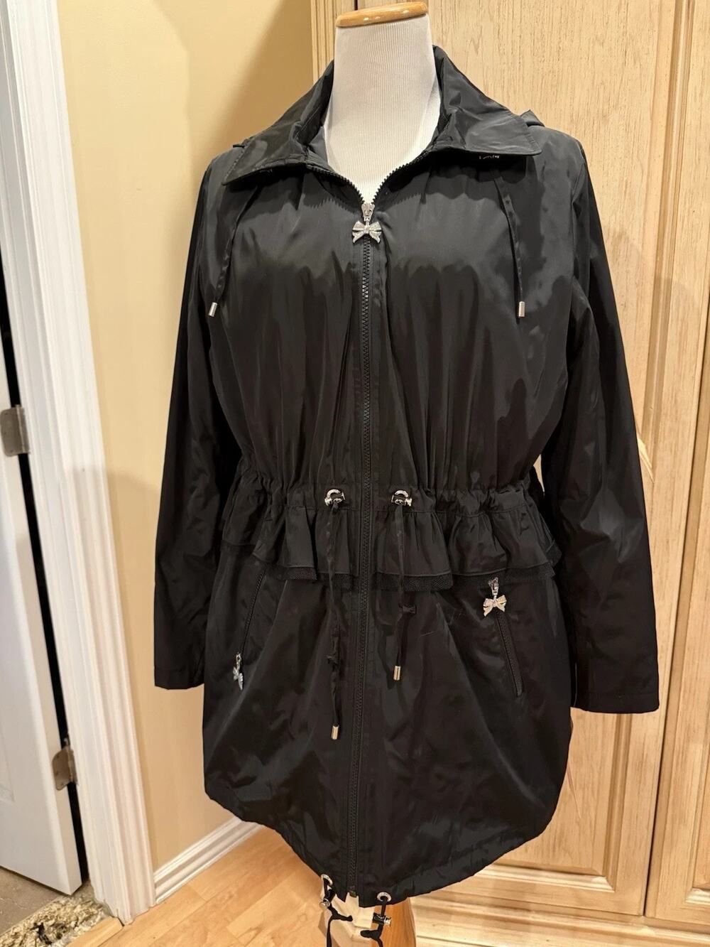Betsy Johnson, Black Women’s hooded Rain Jacket with bows Size XLNWT